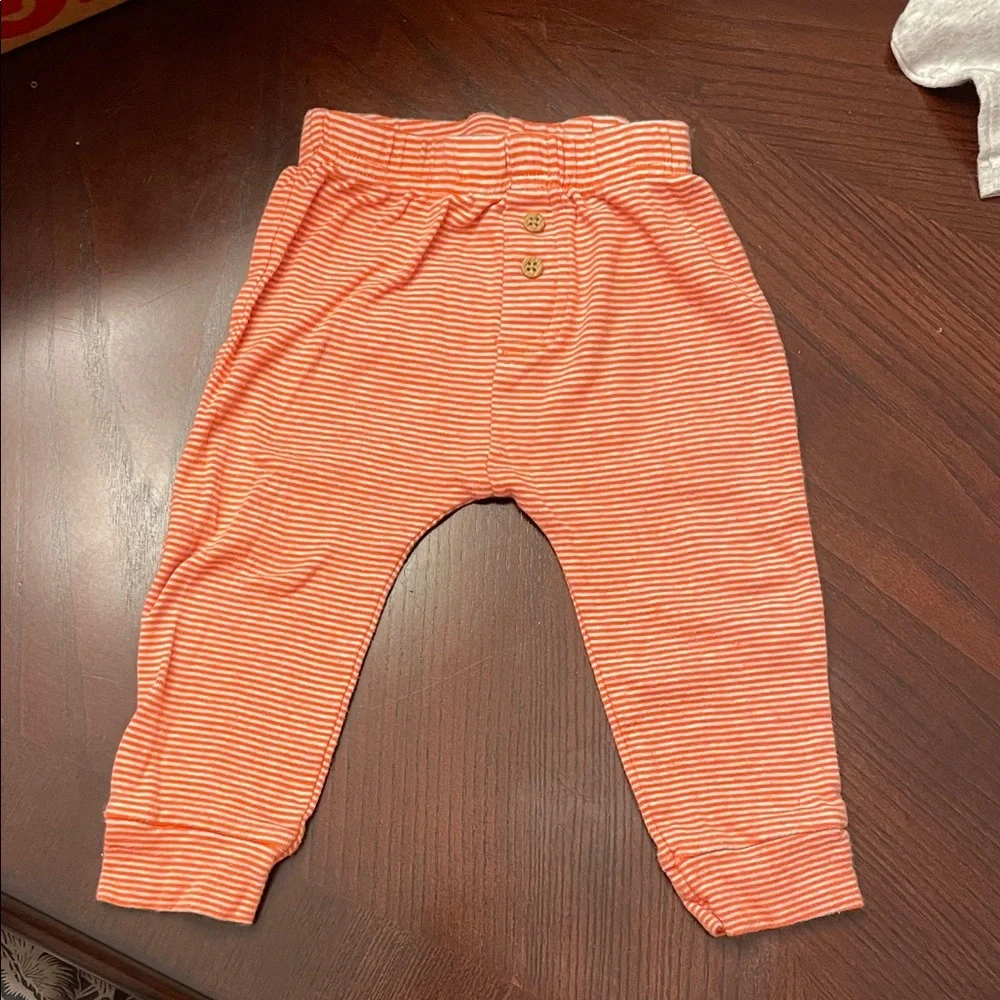 Carter's Gray Baby Outfit - Picture 4 of 6